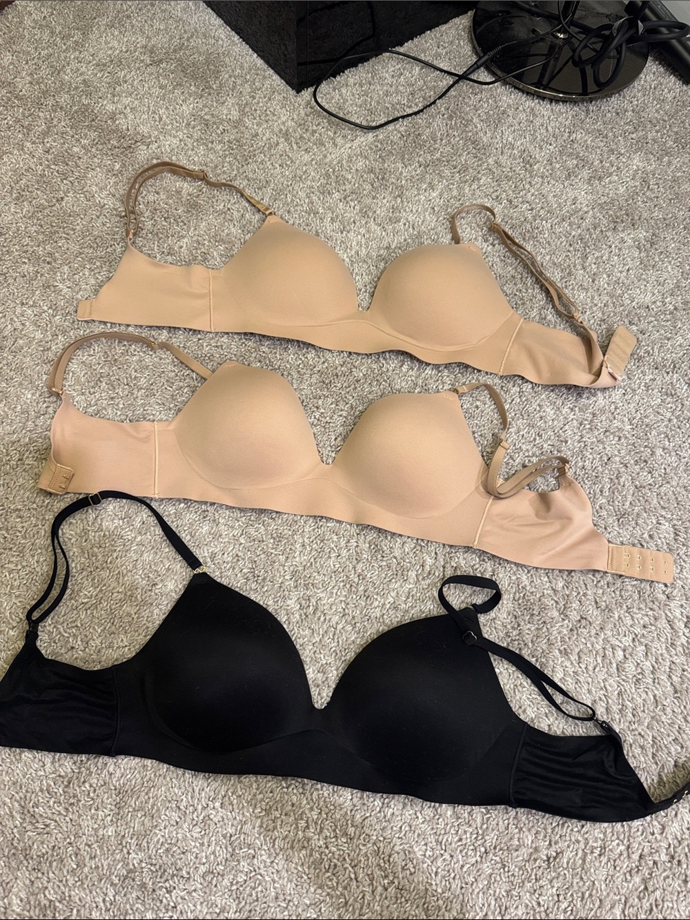 32D Memory foam, wireless push up bra victorias secret